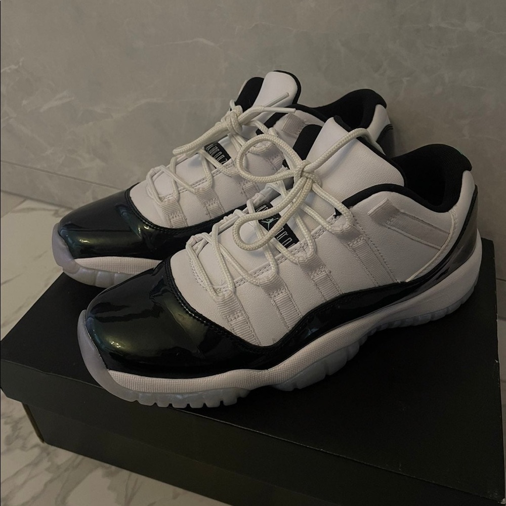 Air Jordan 11 Retro GS 'Emerald'